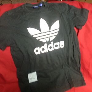 ADIDAS tshirt